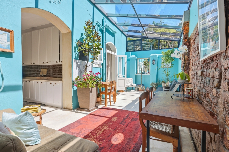 6 Bedroom Property for Sale in Green Point Western Cape